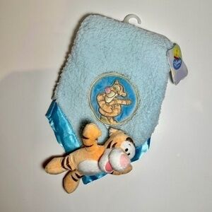 bnwt Disney baby snuggly blanket & toy